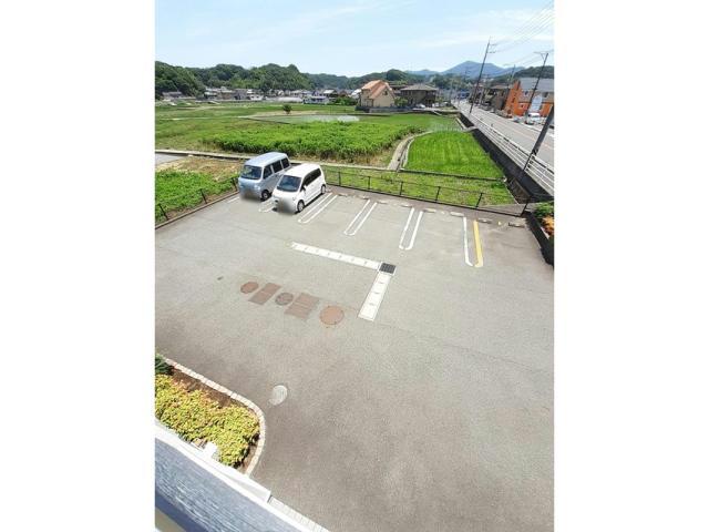 駐車場　駐車場