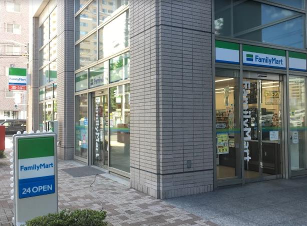 コンビニ　ファミリーマート札幌北4条東1丁目店（コンビニ）まで95m