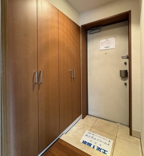 玄関　玄関　※2024年8月撮影