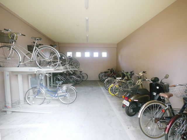 その他共有部分　★屋根付き駐輪場★