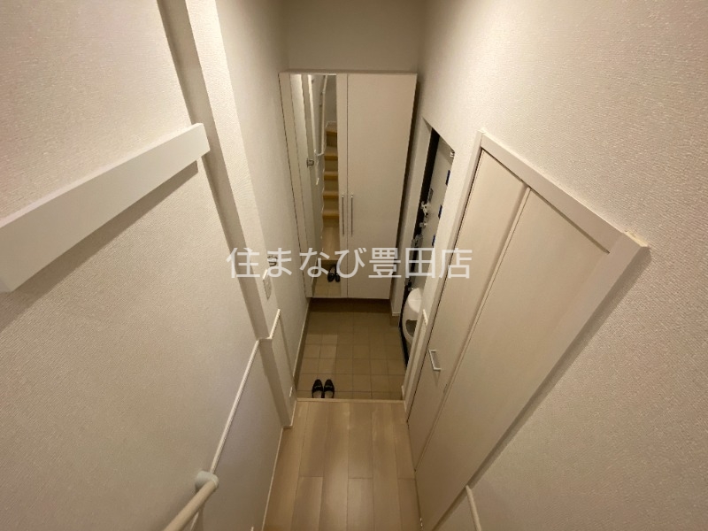 玄関　反転・同型タイプ