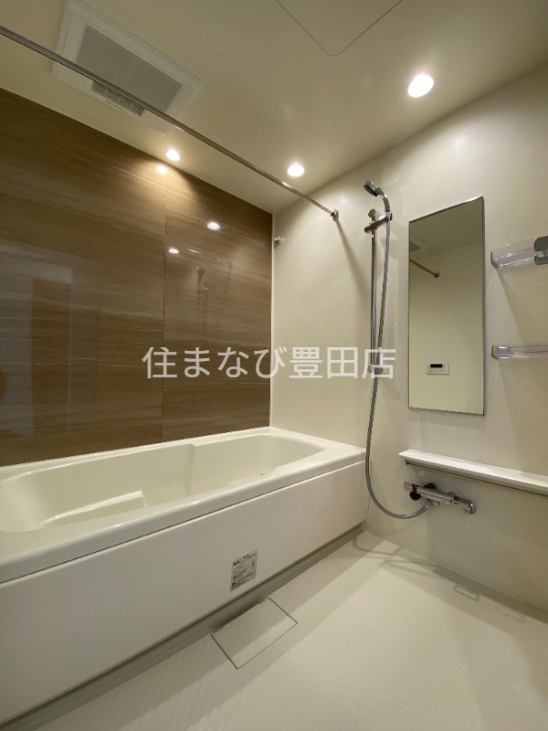 バス・シャワールーム　反転・同型タイプ
