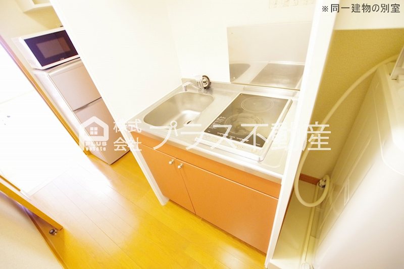 キッチン　設備・仕様は号室により異なる為、現況を優先致します。