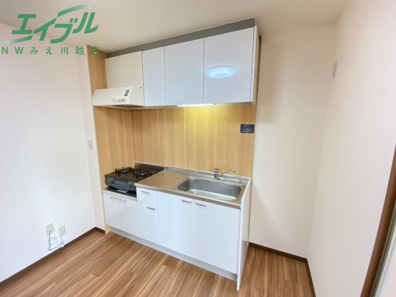 キッチン　同物件別部屋参考写真です。