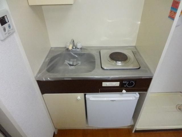 キッチン　☆コンロと冷蔵庫がついています☆