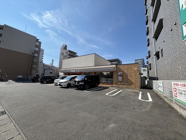 コンビニ　セブン－イレブン名古屋太閤通４丁目店（コンビニ）まで698m