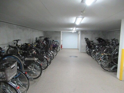 その他共有部分　自転車置き場　※2026年05月の写真