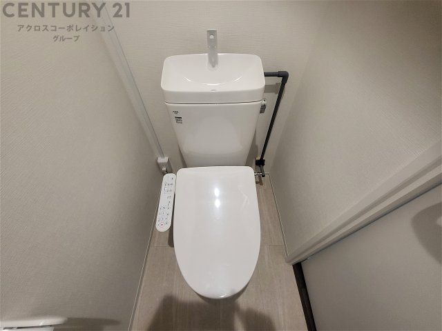 トイレ　温水洗浄便座つきでおすすめです♪