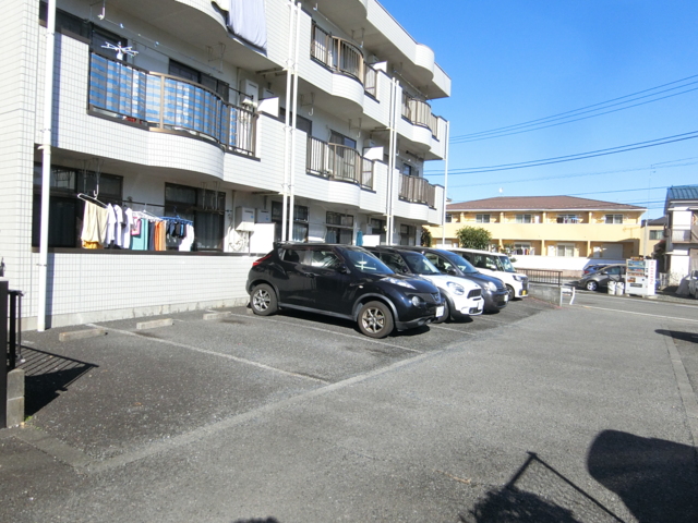 駐車場　敷地内に駐車場があります