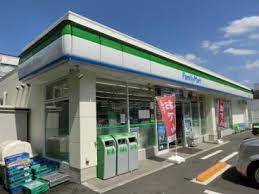 コンビニ　ファミリーマート 中野中央五丁目店（コンビニ）まで531m