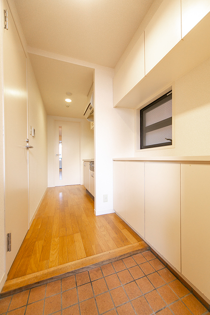 玄関　※写真は同タイプ住戸です。