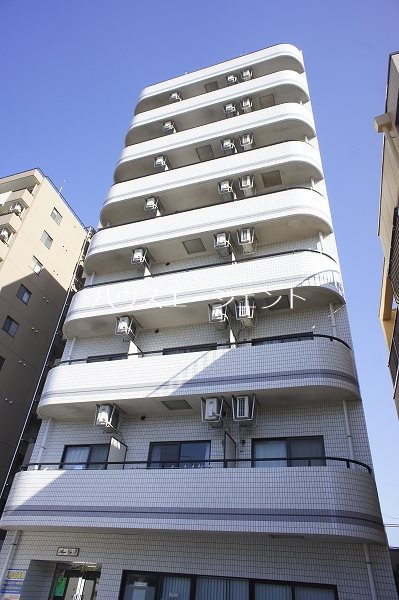 建物外観　堅牢な鉄骨鉄筋コンクリート造のマンションです。☆
