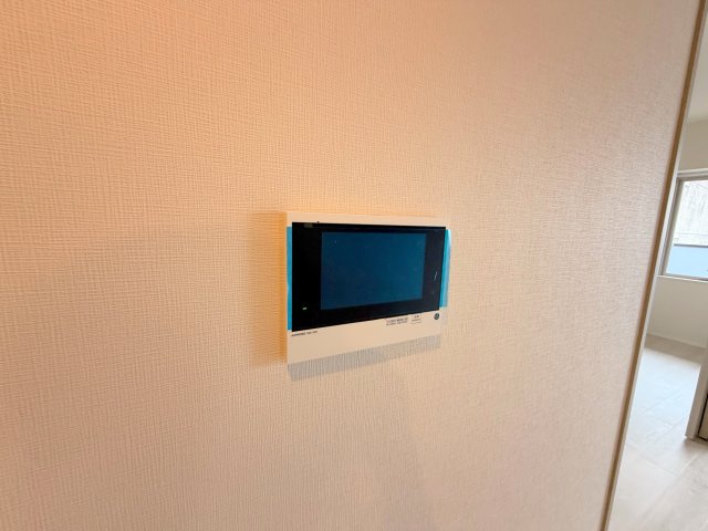 セキュリティ　TVモニターホンで来客が誰か確認してから開けて下さいね