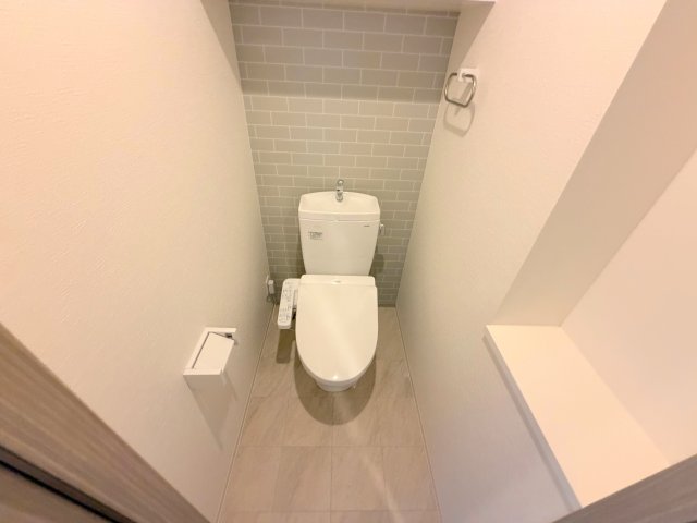 トイレ　綺麗なトイレにはウォシュレット標準装備です。
