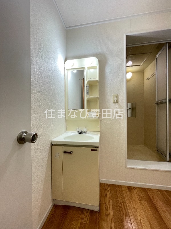 洗面設備　同型タイプ