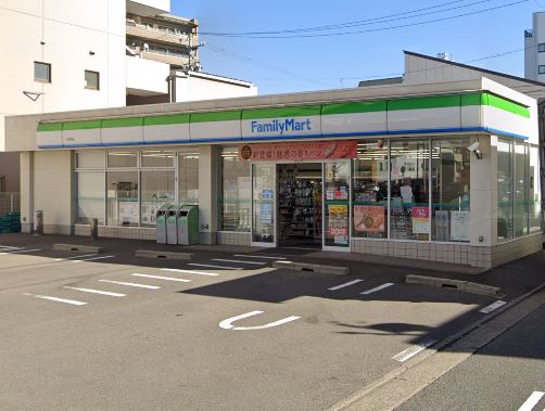 コンビニ　ファミリーマート一宮栄店（コンビニ）まで321m