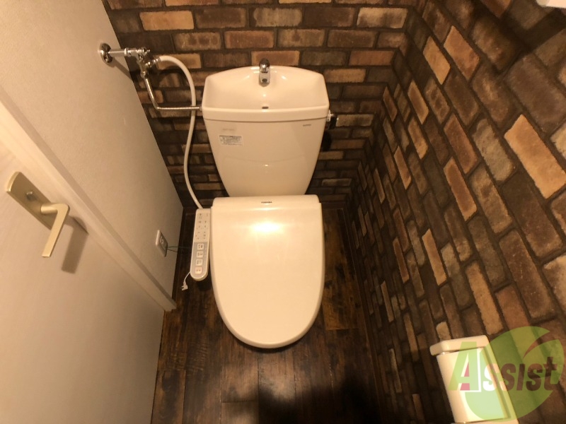 トイレ　トイレです。ウォシュレット付を探している方、おすすめです。