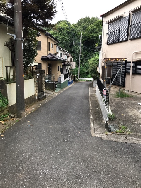 その他　物件周辺道路（その他）まで10m