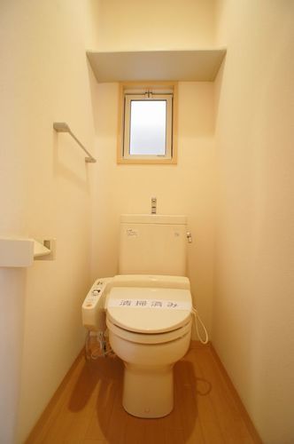 トイレ　写真はＢ１０１号室になります