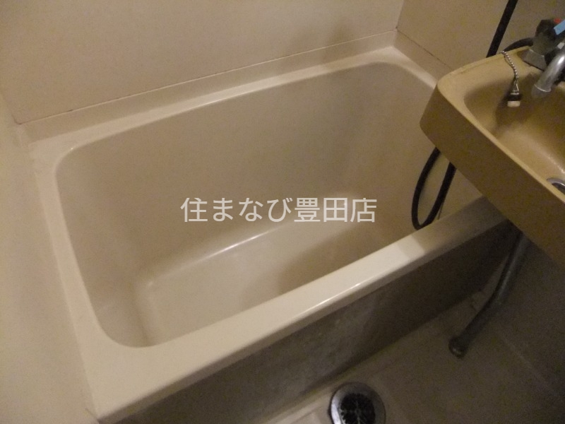 バス・シャワールーム　同型別部屋写真