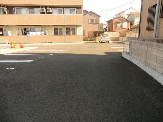 駐車場　敷地内駐車場