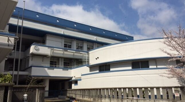 小学校　横浜市立本町小学校（小学校）まで1204m