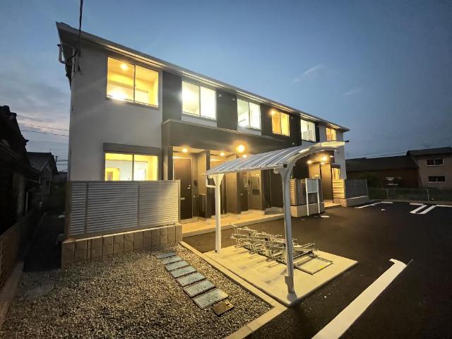 駐車場　外観写真（夜）