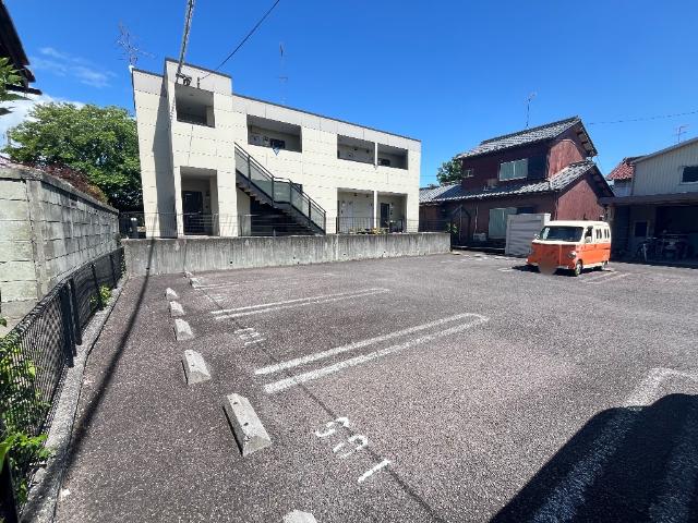 エントランス　外観写真（昼）