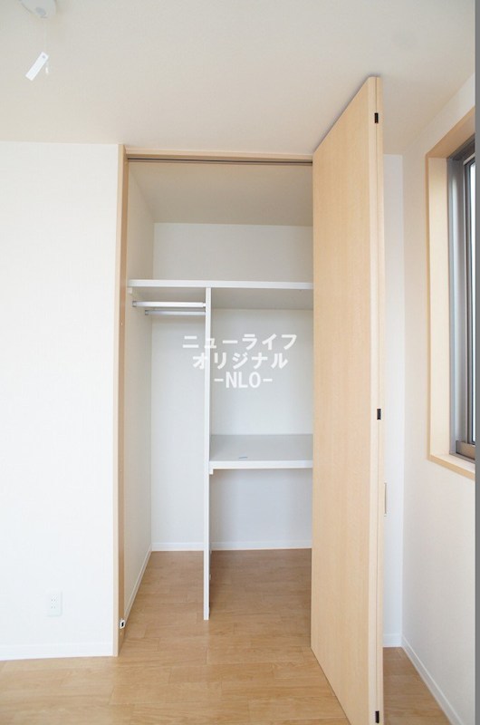収納　衣類や荷物をすっきり収納できるクローゼット