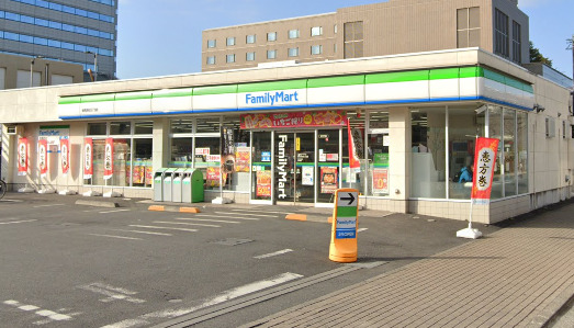 コンビニ　ファミリーマート 練馬高松五丁目店（コンビニ）まで589m