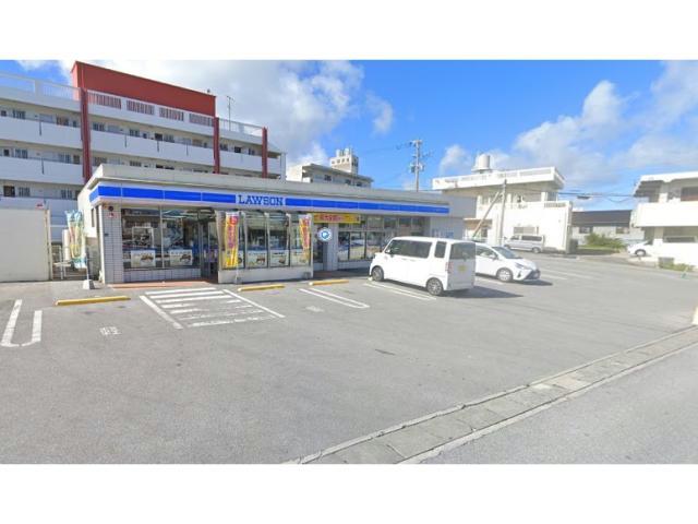 コンビニ　ローソン浦添安波茶店（コンビニ）まで701m