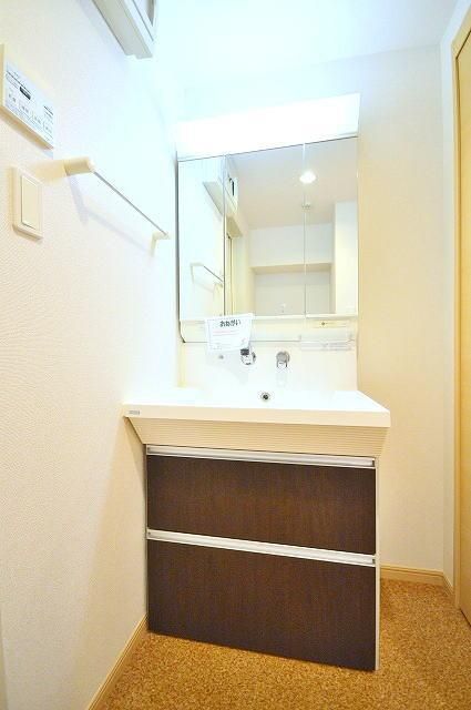 洗面設備　清潔感のあるトイレです。
