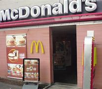 飲食店　マクドナルド 南堀江関西スーパー店（飲食店）まで368m