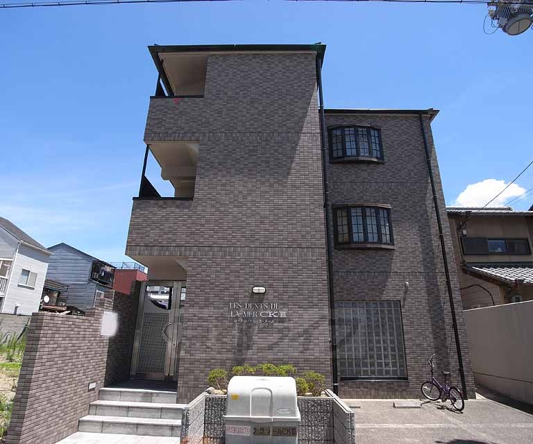 建物外観　オートロック付きのきれいな外観です。