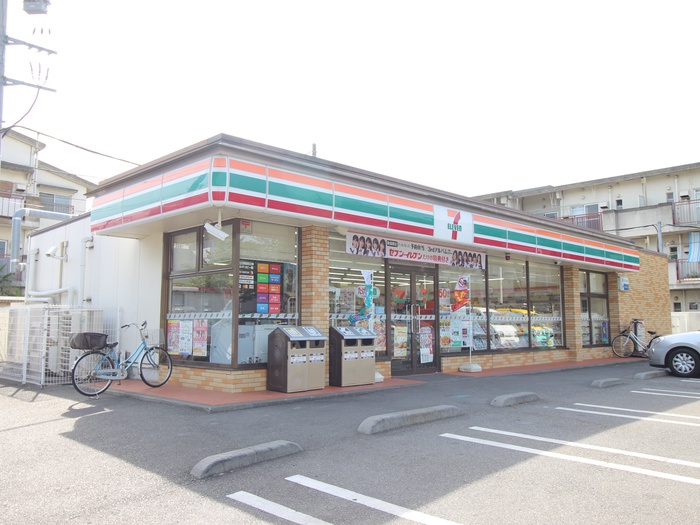 コンビニ　セブンイレブン（コンビニ）まで503m