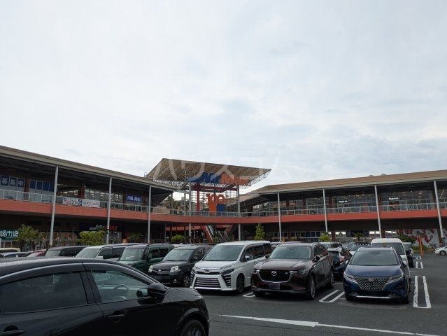 ショッピングセンター　ミスターマックス湘南藤沢店（ショッピングセンター）まで1317m