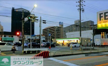 コンビニ　ファミリーマート三条一丁目店（コンビニ）まで260m