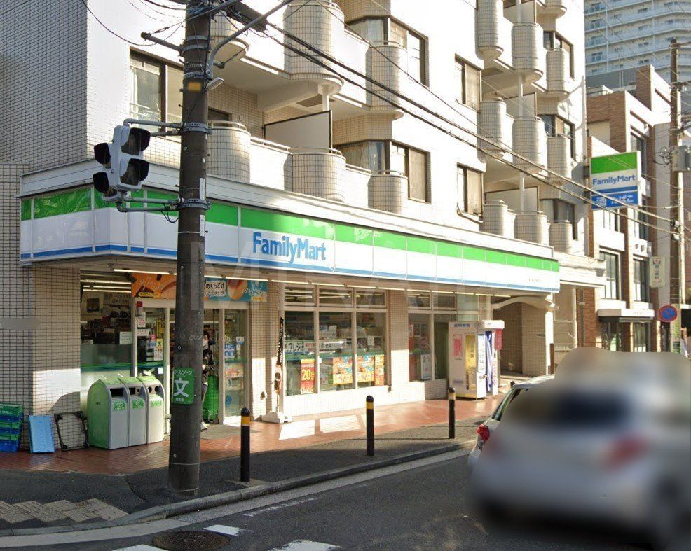コンビニ　ファミリーマート東戸塚記念病院前店（コンビニ）まで310m
