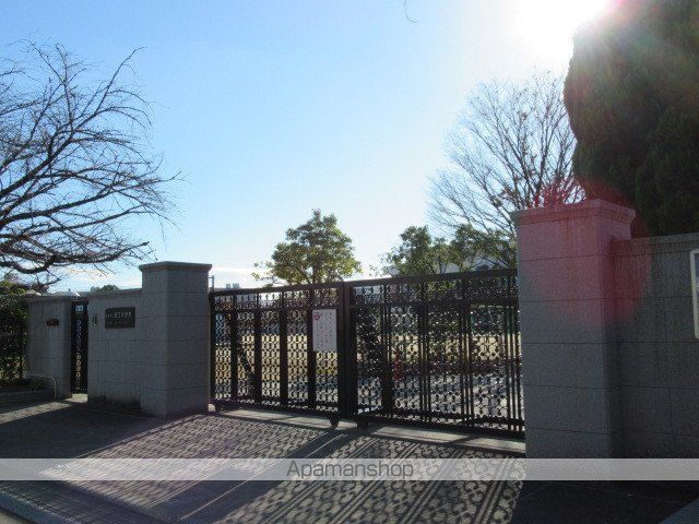 中学校　吹田市立第三中学校（中学校）まで447m