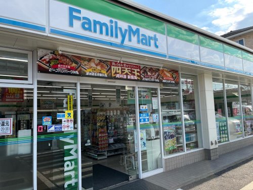 コンビニ　ファミリーマート宝が丘（コンビニ）まで221m