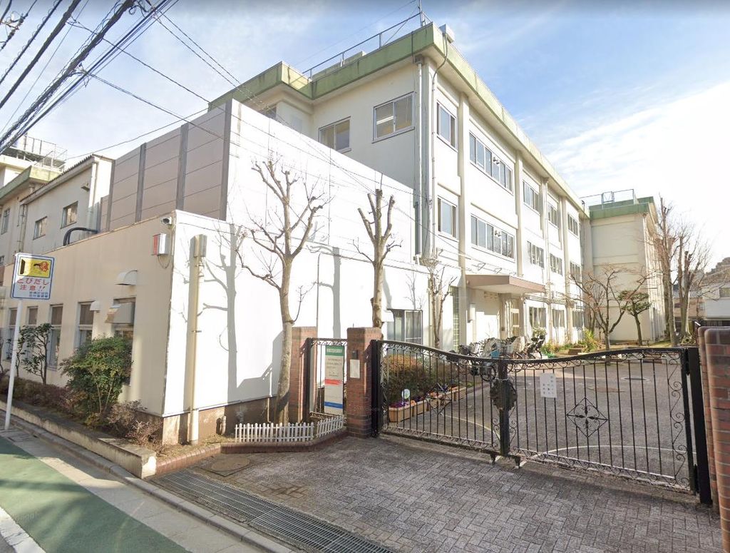 小学校　板橋区立志村第四小学校（小学校）まで870m
