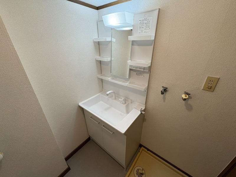 洗面設備　こちらに洗面台があります。朝の洗顔はこちらで。