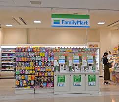 コンビニ　ファミリーマート 東海大学品川キャンパス/S店（コンビニ）まで695m