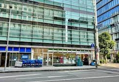 コンビニ　ファミリーマート 伏見通錦二丁目店（コンビニ）まで393m