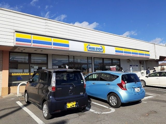 コンビニ　ミニストップ下野大沢駅前店（コンビニ）まで1500m