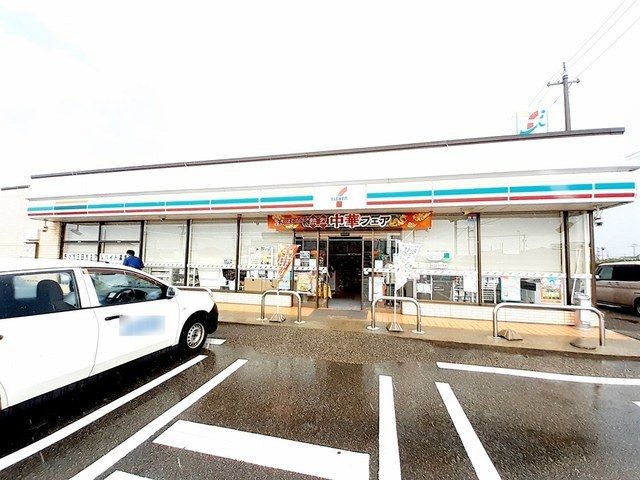 コンビニ　セブンイレブン野々市二日市店（コンビニ）まで350m