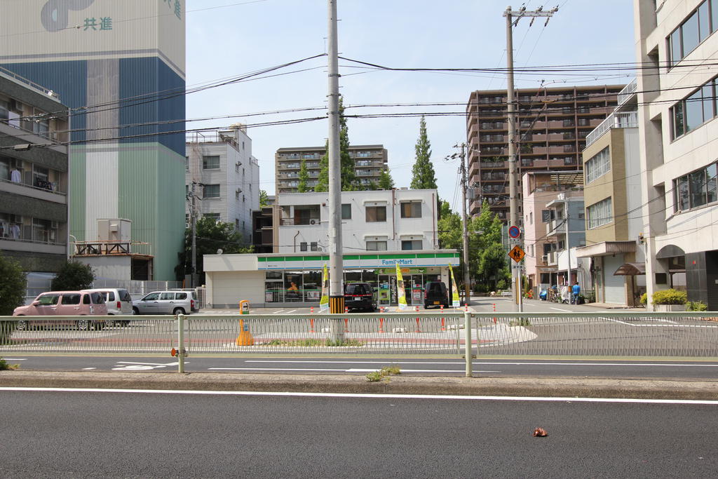 コンビニ　ファミリーマート鷺洲五丁目店（コンビニ）まで421m