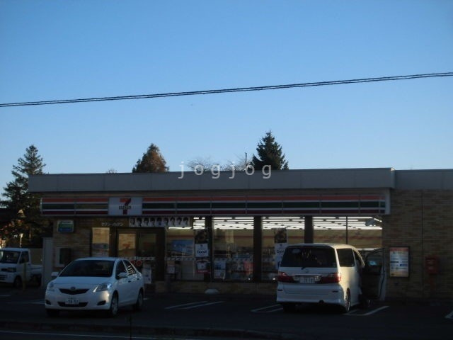 コンビニ　セブンイレブン空知栗山店（コンビニ）まで896m