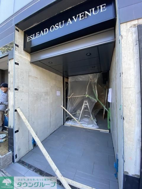 ロビー　駐車場