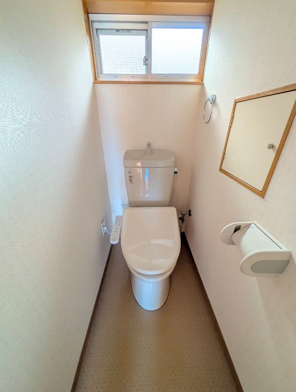 トイレ　※他の号室の写真になります
